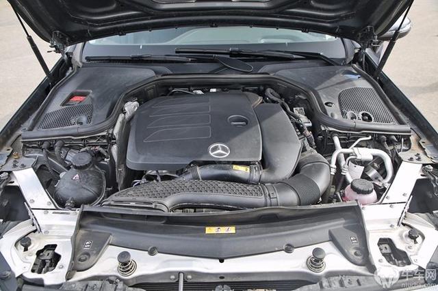 一双丹凤三角眼，两弯柳叶吊梢眉，试驾奔驰CLS 350 4MATIC