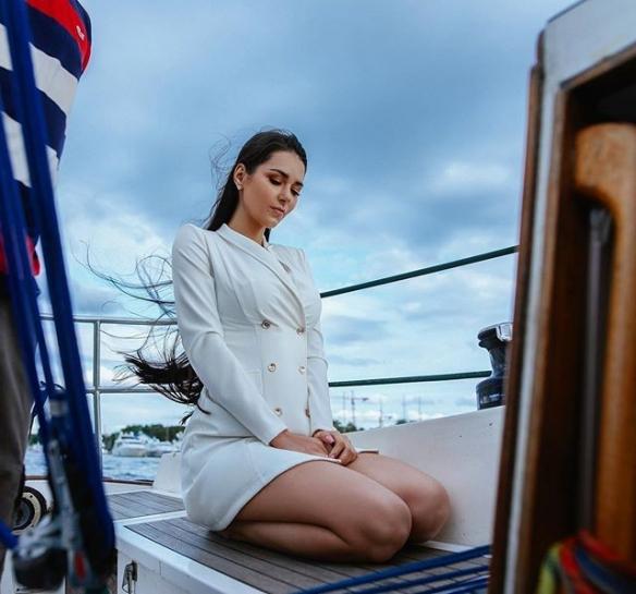 俄罗斯辣模helga lovekaty美图集