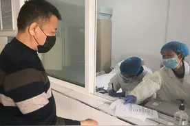 市卫校做实防疫最后一公里服务工作图片