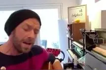 Coldplay主唱办“家里蹲音乐会”，线上直播点唱图片