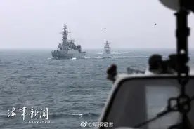 东部战区海军某护卫舰支队开展海上实战化训练图片