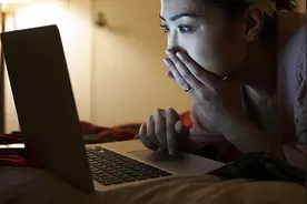 直播观影+在线影评，云观影是特殊时期弥补观众的替代品吗？图片
