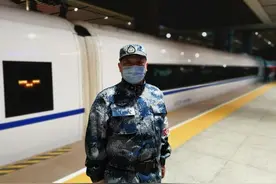 81岁新冠患者的生死24天：家属一度想放弃，医生坚持救治图片