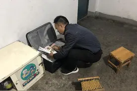 48秒｜申聪的两个弟弟乖巧懂事，一块钱的笔芯都舍不得买图片