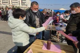明光市贫困劳动者专场招聘会走进潘村图片