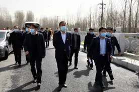 卧龙区委书记高贤信深入潦河镇和卧龙岗街道调研重点项目建设图片
