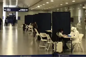 疫情下的回国人员：在国外机场同胞送口罩，有人隔离期找到了工作图片