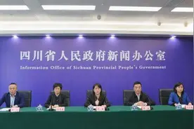 四川省总工会为5万余名
自费返岗复工的农民工发放路费补助图片