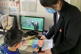 第一次！这些困难家庭孩子有了专属银行卡，卡里还有500元图片