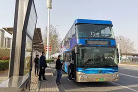 郑州公交恢复正常运营 两个月后双层巴士“重出江湖”图片
