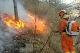 五台山火场明火已灭，直升机吊桶处置烟点视频封面