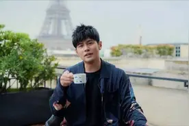 周杰伦和林俊杰谁的唱功更好我不知道，但明显“双J”都迷上了……图片