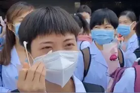 护士小姐姐用棉签擦泪被赞“可爱又专业”她说：护好自己才能拯救他人图片