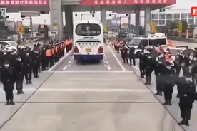 陈琳琳含泪发朋友圈 与黄冈人民明年春天再相约图片
