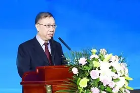 原卫生部副部长黄洁夫：我国有太多的无效医疗图片