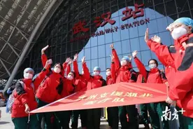 21个地市，2484位逆行者！交警用“铁骑”开道，护航英雄回家路图片