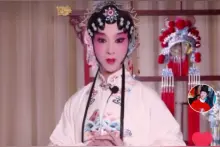 裂墙安利！男旦董飞在抖音教授梅派兰花指图片