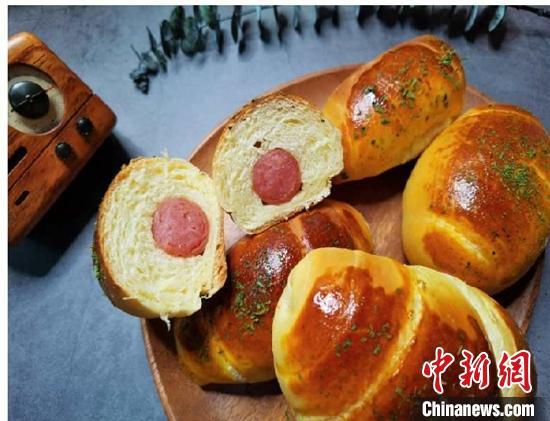 花胶排骨红枣枸杞黑米 花胶炖黑米