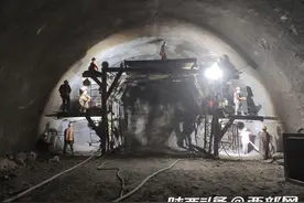 太凤高速计划今年九月份建成通车 各项工程正在有序进行中图片