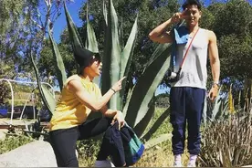 王彦霖为彭于晏庆生 晒合影姿势搞怪阳光帅气图片