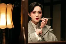 尹正戏台飚戏，黄晓明演技回归，《鬓边不是海棠红》有质感有看点图片