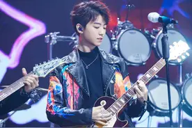 王俊凯原创rap词唱出态度，坚定路途少年无畏图片