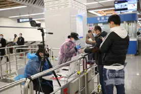 高科技智慧防疫 西安地铁热成像测温仪“上岗”图片