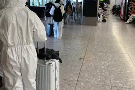英国留学生辗转多地回国：落地一瞬 觉得祖国真伟大图片