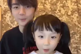 张镐濂帮妹妹扎头发 动作娴熟语气超温柔图片