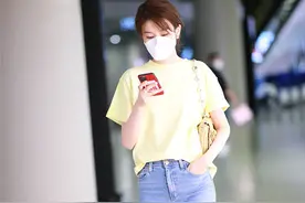 乔欣私服穿搭堪称“少女模板“黄色短T简约清新显元气活力图片