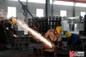河北广宗：抢抓时间赶制订单图片