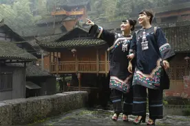 苗寨姊妹花图片