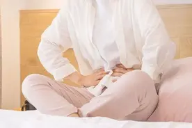就因为多吃几口，女孩消化道出血要住院！这当季美食很多广东人爱吃图片