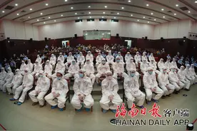海南一中院开庭审理文昌韩某畴、潘某等46人涉黑案图片