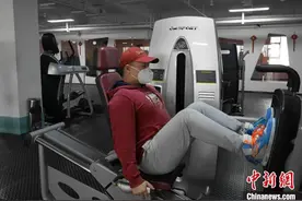 吉林复工复产见闻：健身馆复业 市民挥汗重塑肌肉图片