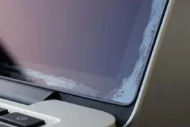 苹果MacBook Air屏幕翻车：可免费维修图片