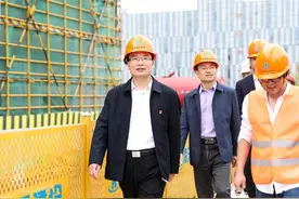 李雄伟：迅速行动全面开展隐患排查整治 有力护航复工复产安全生产图片
