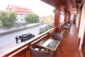 疫情之下的老挝中国酒店老板：比起生意 我更担心的是健康图片