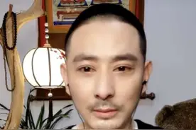 张正扬首次抖音直播哭成了泪人图片