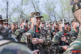 热血沸腾！武警刺杀训练杀声震天图片