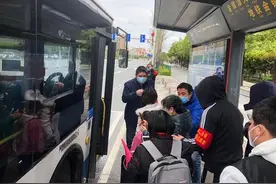 新恢复27条公交线路，武汉再启“公交+地铁”交通出行方式图片