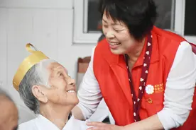 这个有担当、充满爱的女企业家，公益慈善一做就是三十多年……图片