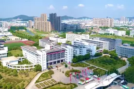 马鞍山师专首批学生返校复课图片