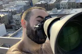 纽约小哥隔离在家，却用一架无人机，在阳台找了一个女朋友图片