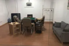 游泳馆开了，棋牌室也开了，周到记者实地探访：晚上多数客满，戴口罩“切磋”图片