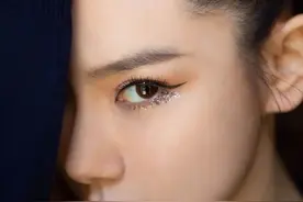 彩妆迷 | 既然戴口罩不能涂口红，那我推荐几支眼线笔吧图片