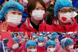 挥泪高歌！武汉雷神山医院为白衣勇士举行欢送仪式图片