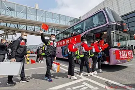 357人全部凯旋！我省最后六批支援湖北医疗队返豫图片