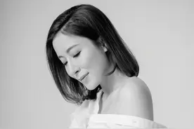 杨怡晒孕肚照曝怀上“小公主”，罗仲谦称“老婆辛苦了”图片