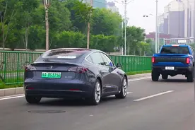 2019款TESLA MODEL 3 自动驾驶辅助